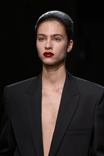 Look 70